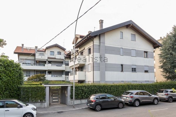 appartamento in affitto a Villasanta in zona La Santa