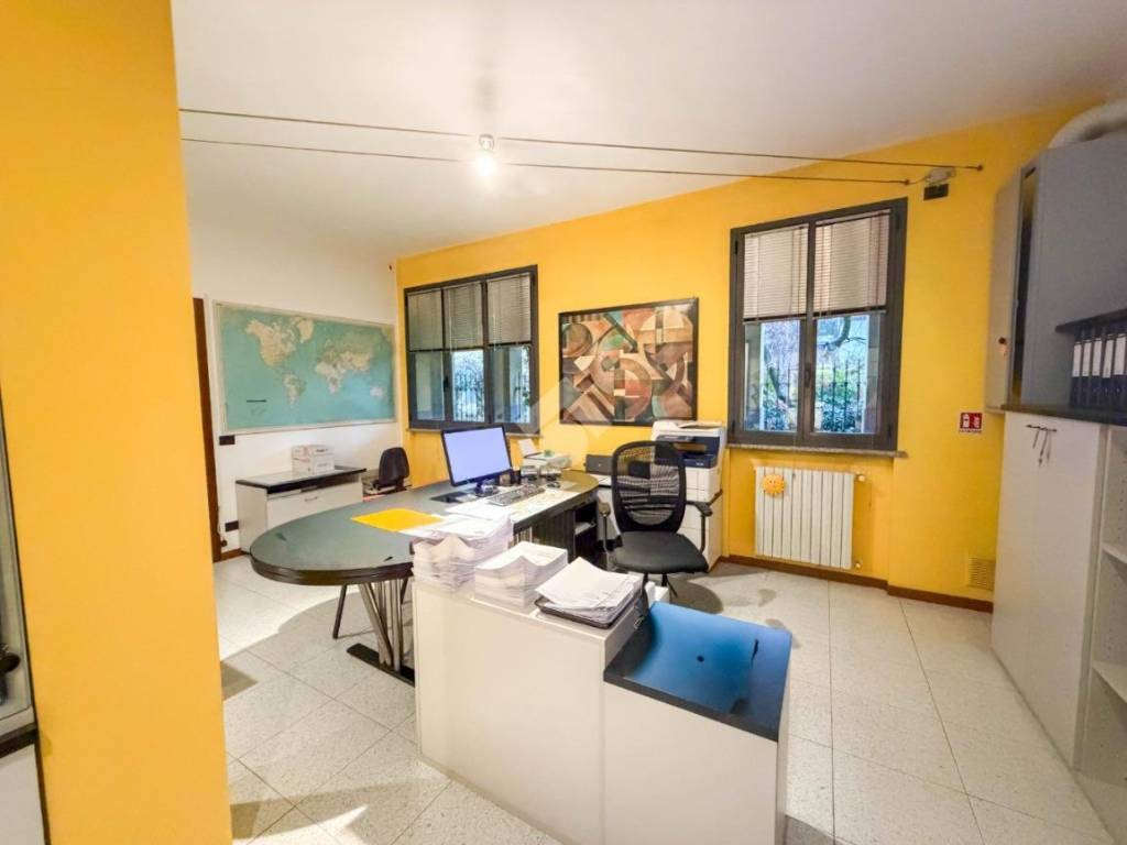 negozio in affitto a Villasanta