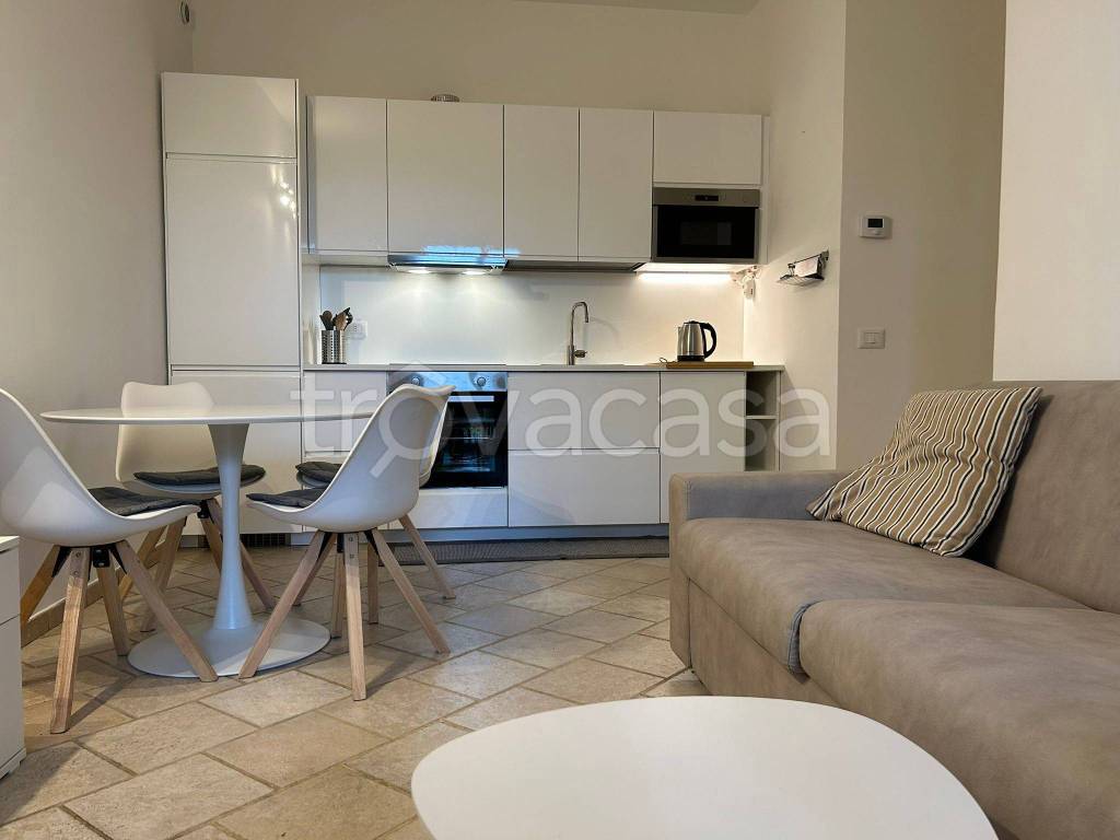 appartamento in affitto a Villasanta in zona Sant'Alessandro