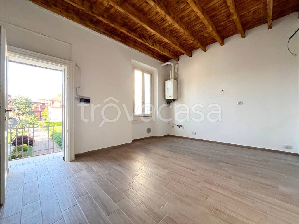 appartamento in affitto a Villasanta in zona La Santa