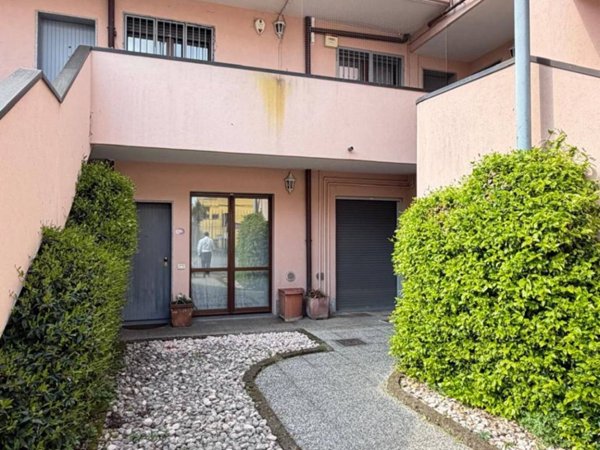 appartamento in affitto a Villasanta in zona La Santa