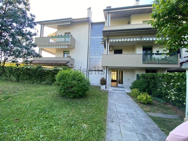 appartamento in affitto a Villasanta
