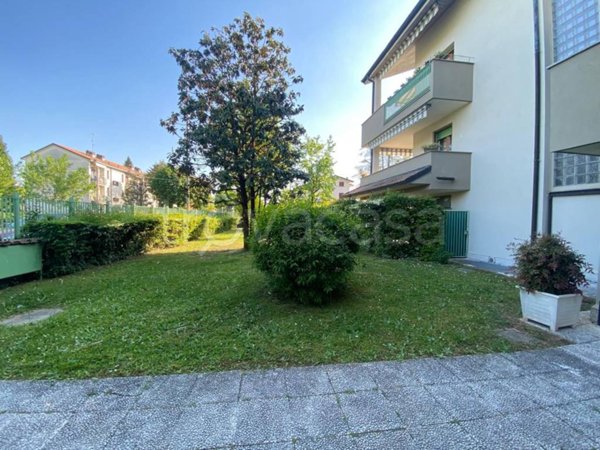 appartamento in affitto a Villasanta