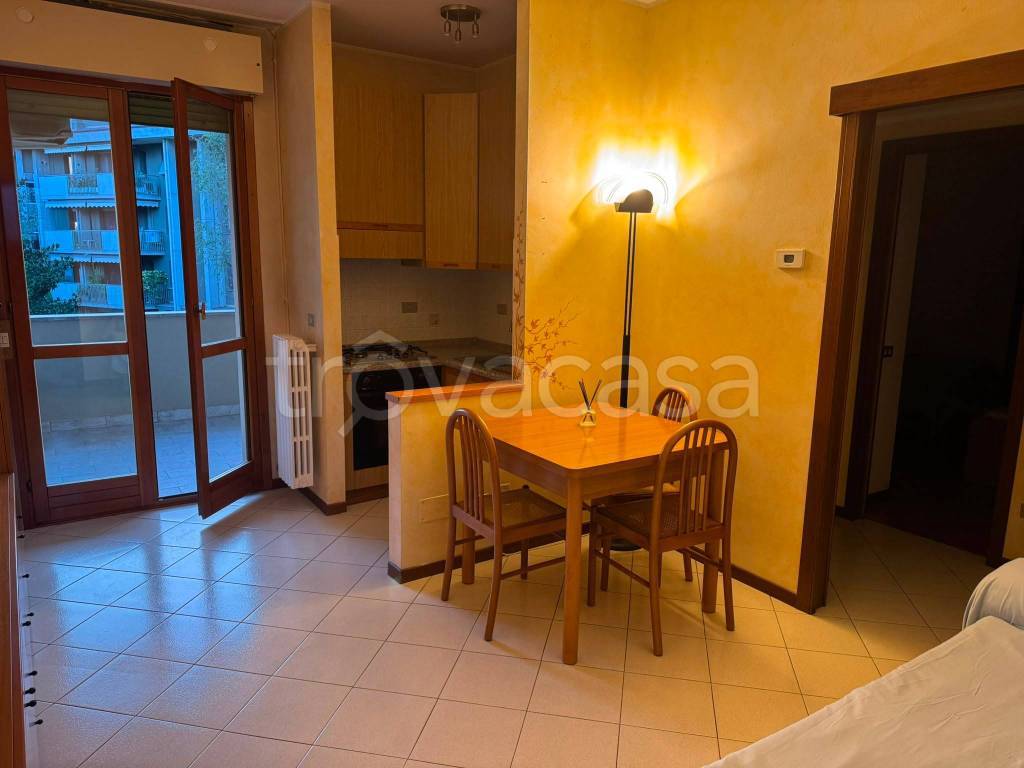 appartamento in affitto a Villasanta in zona Sant'Alessandro