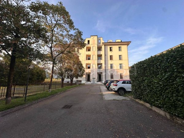 appartamento in affitto a Villasanta in zona La Santa