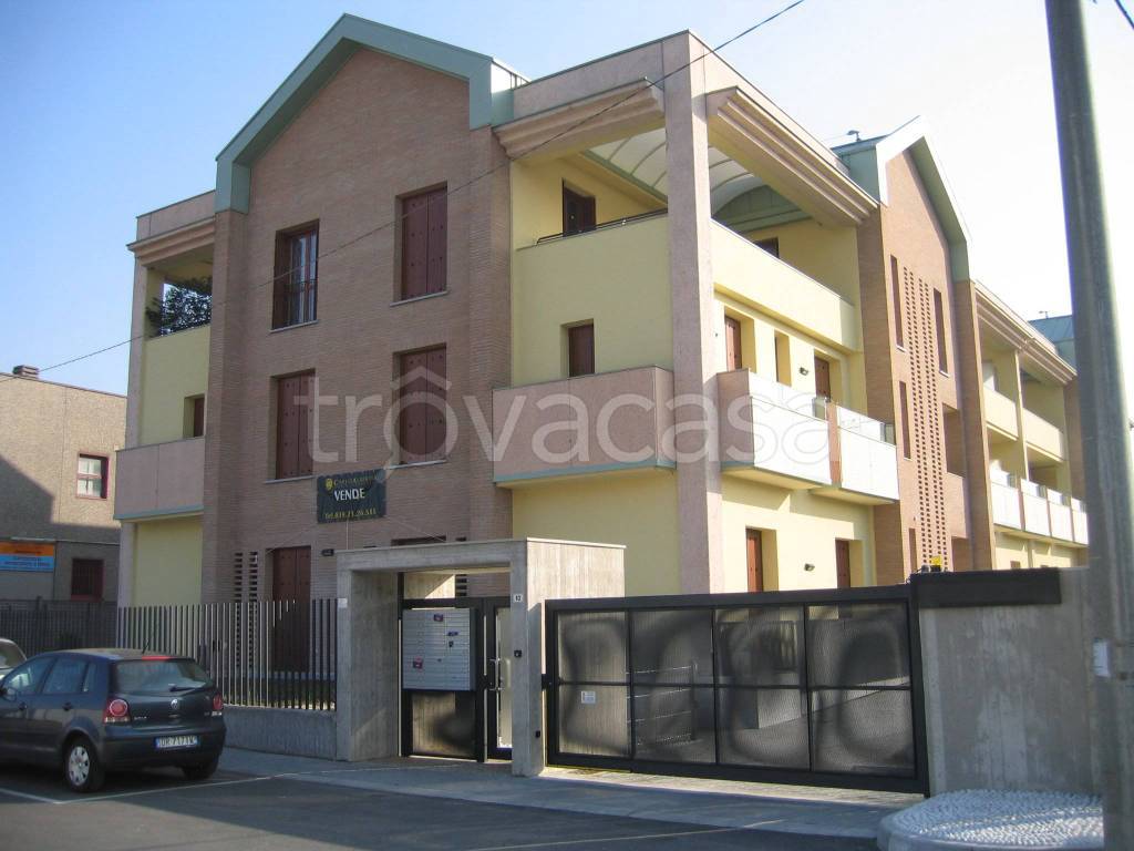 appartamento in affitto a Villasanta in zona Sant'Alessandro