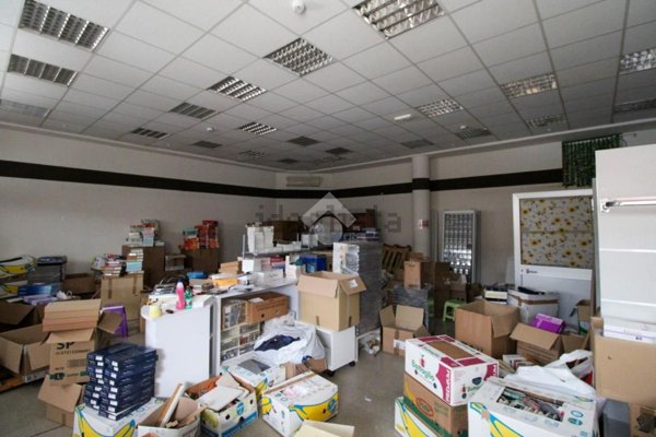 negozio in affitto a Vimercate