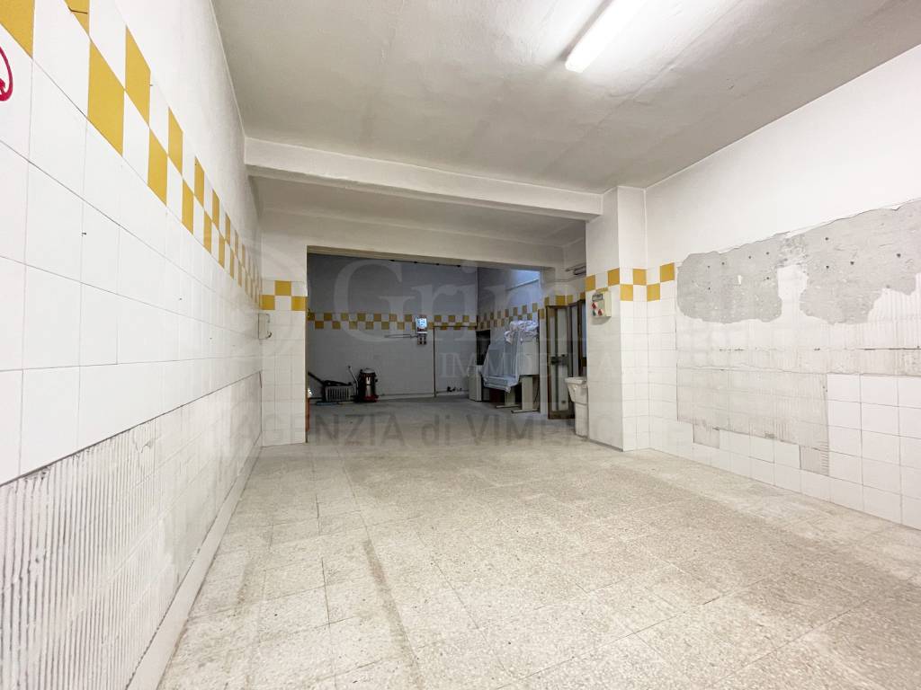negozio in affitto a Vimercate