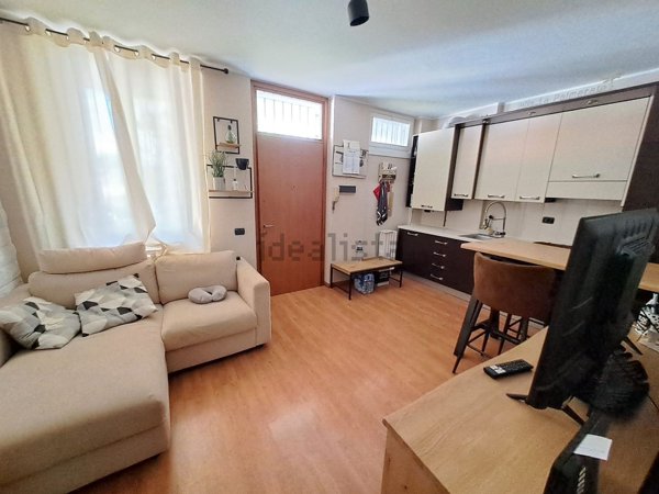 appartamento in affitto a Vimercate in zona Oreno