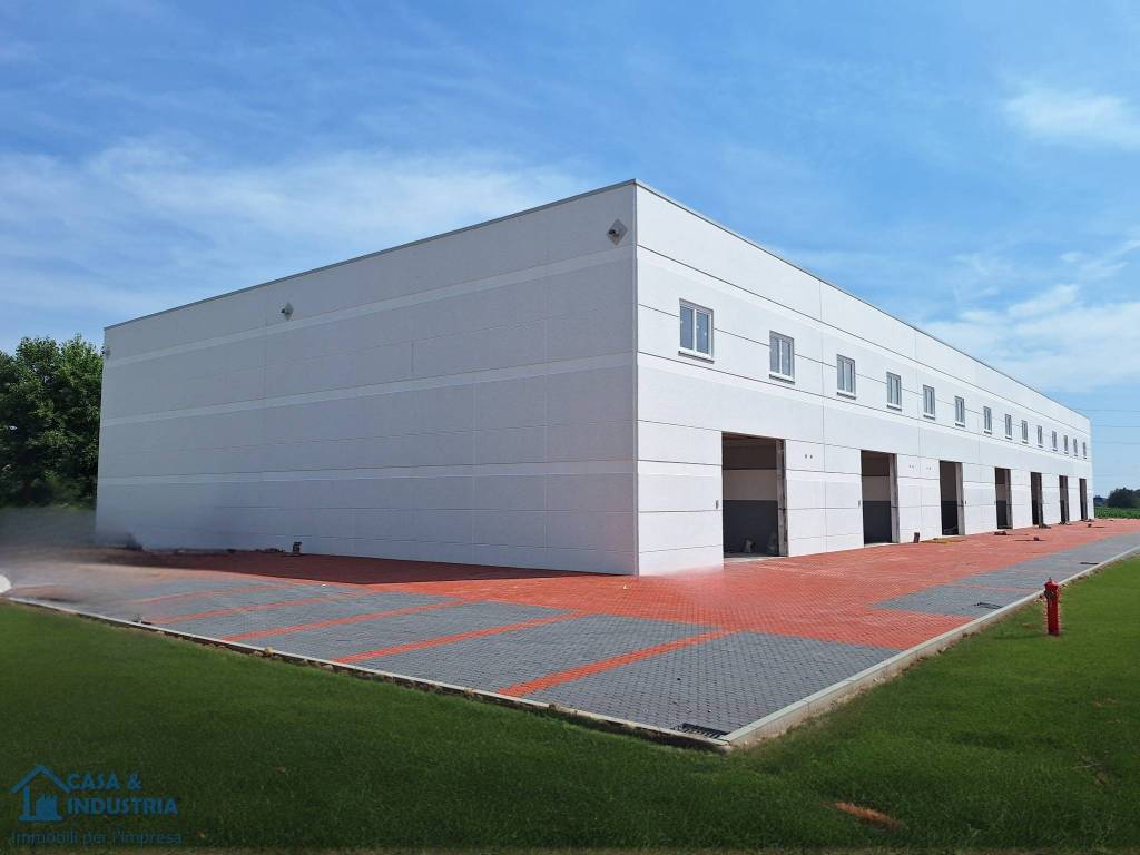 locale commerciale in affitto a Vimercate