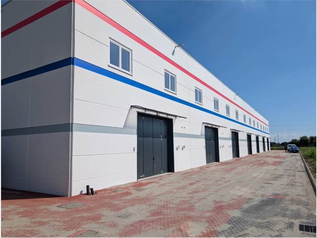 locale commerciale in affitto a Vimercate