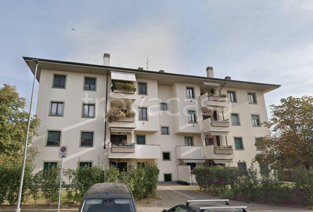 appartamento in affitto a Vimercate in zona Ruginello / Oldaniga