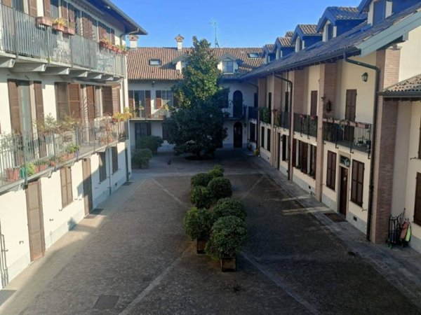 appartamento in affitto a Vimercate in zona Oreno