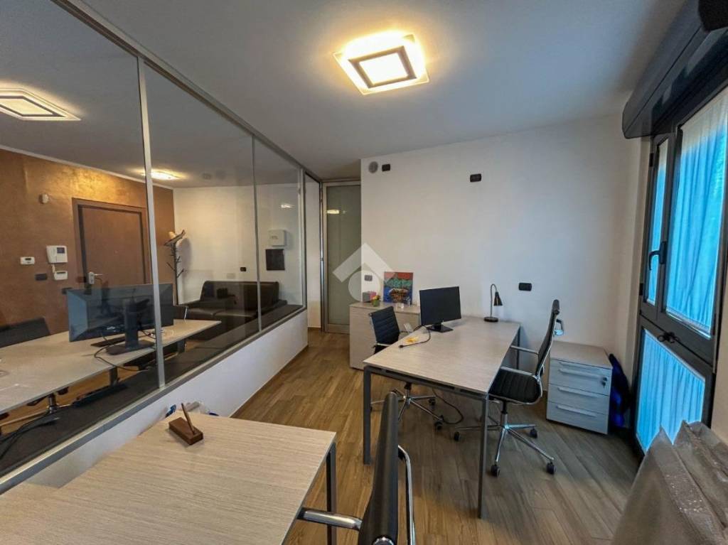 ufficio in affitto a Vimercate