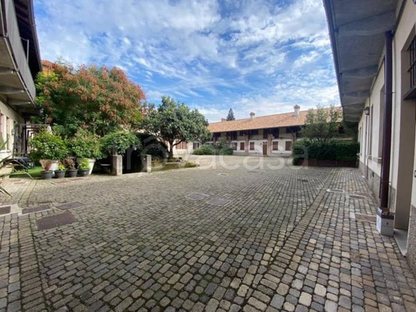 appartamento in affitto a Vimercate in zona Oreno