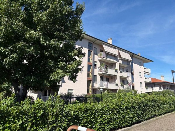 appartamento in affitto a Vimercate in zona Ruginello / Oldaniga