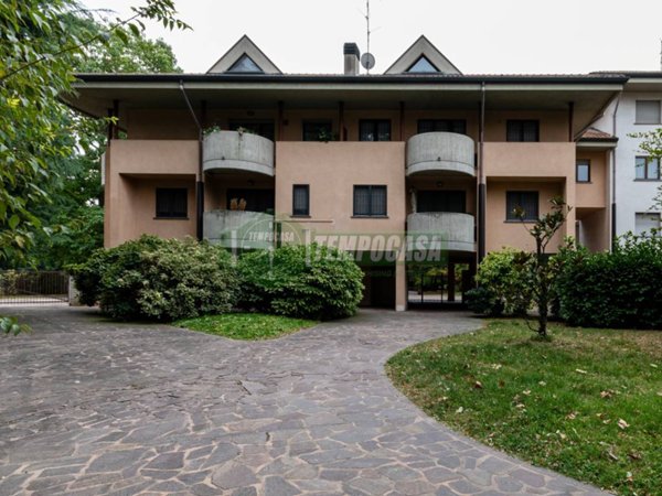 appartamento in affitto a Vimercate
