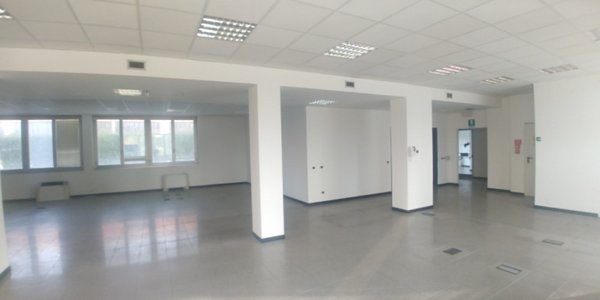 locale commerciale in affitto a Vimercate