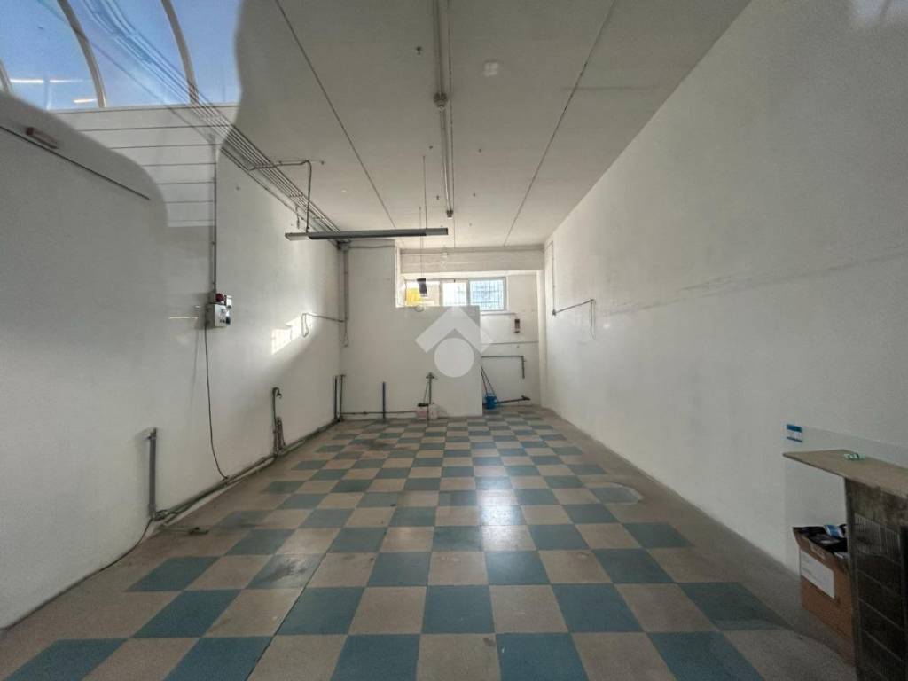 negozio in affitto a Vimercate