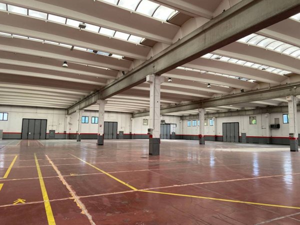 locale commerciale in affitto a Vimercate