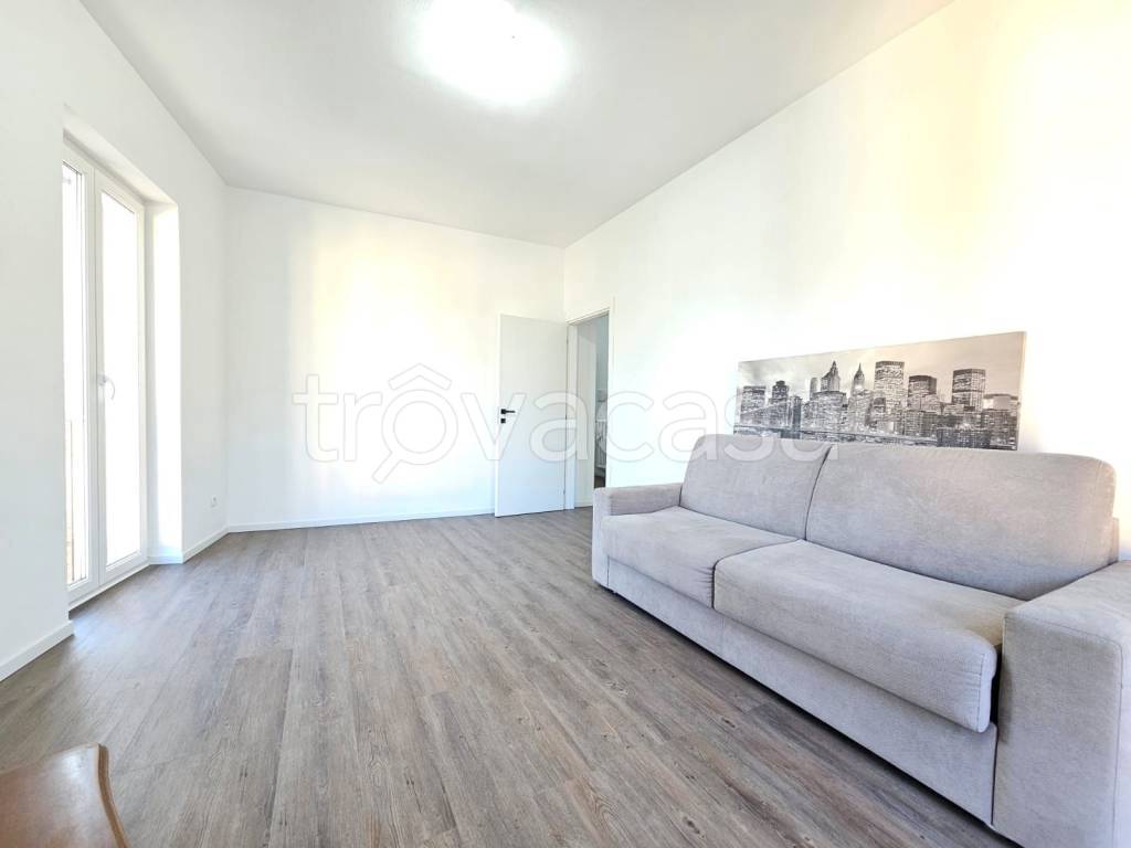 appartamento in affitto a Vimercate in zona Oreno