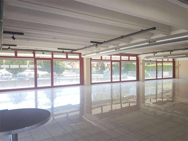 negozio in affitto a Vimercate