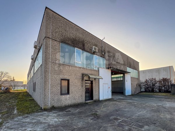 capannone in affitto a Vimercate