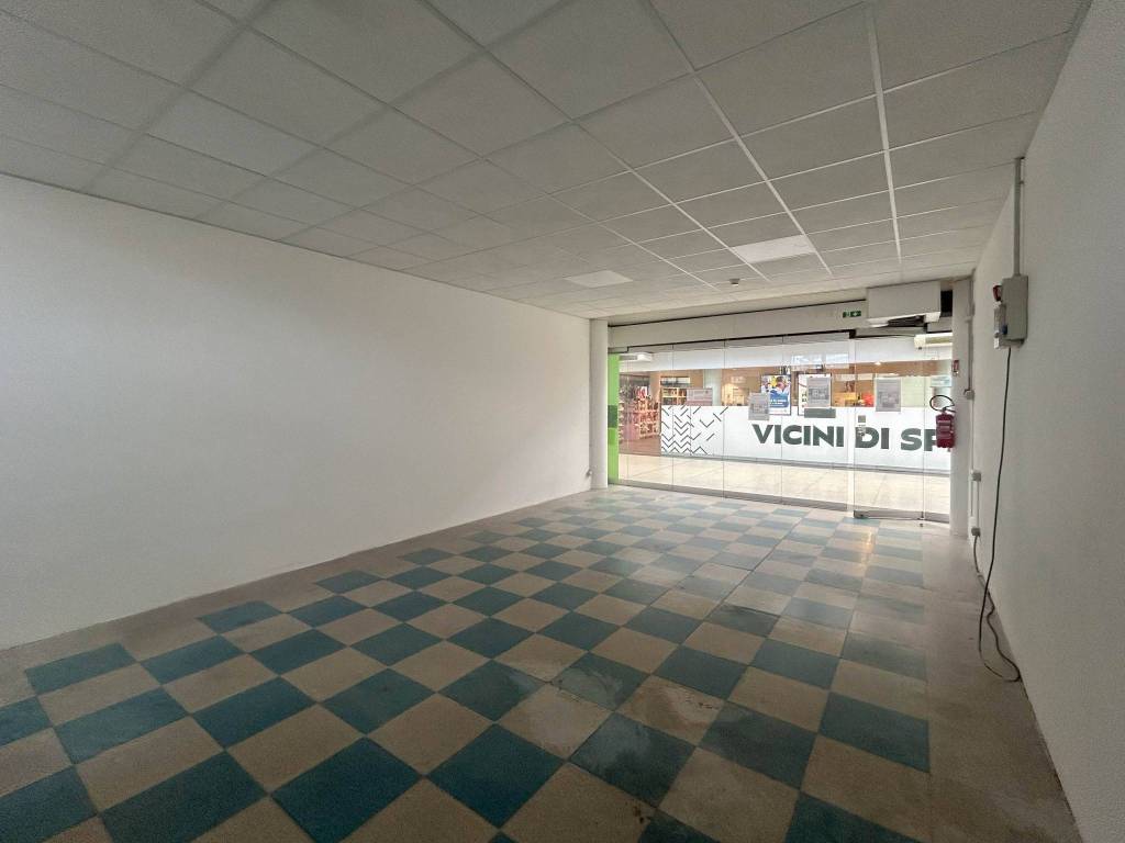 negozio in affitto a Vimercate