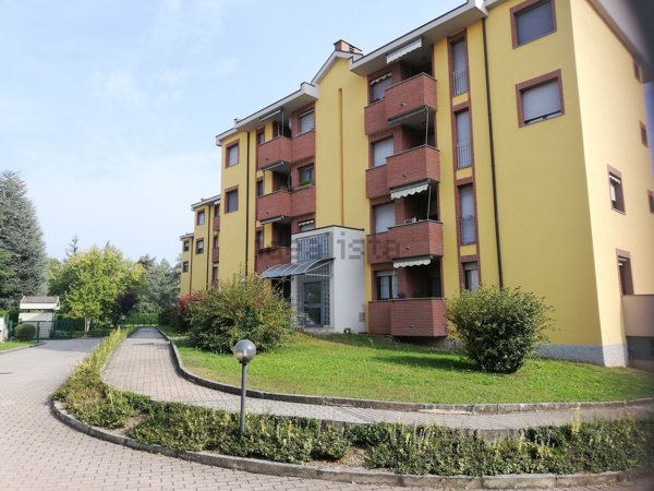 appartamento in affitto a Vimercate in zona Oreno
