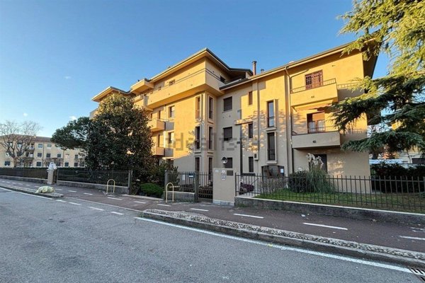 appartamento in affitto a Vimercate