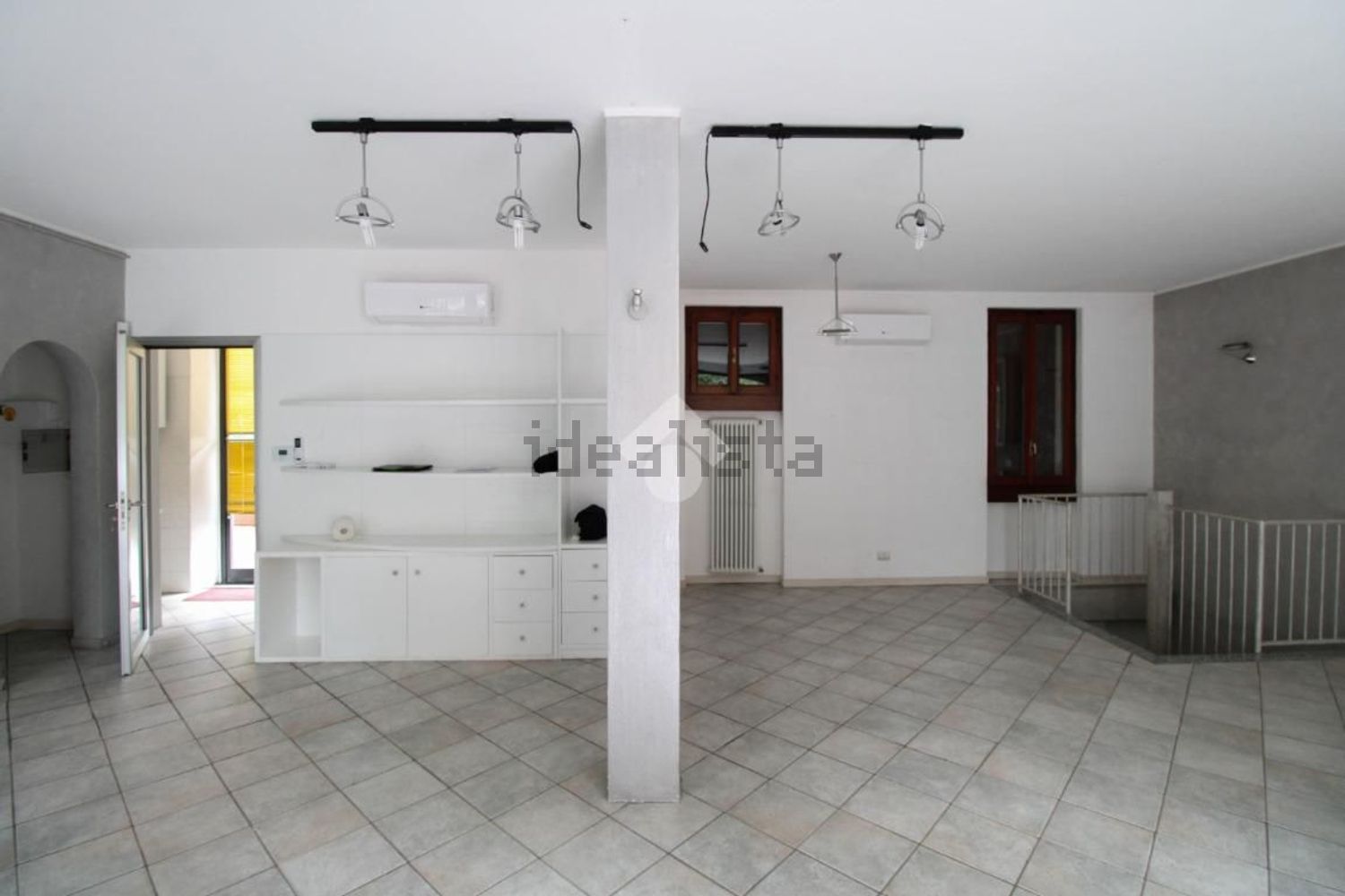 negozio in affitto a Vimercate