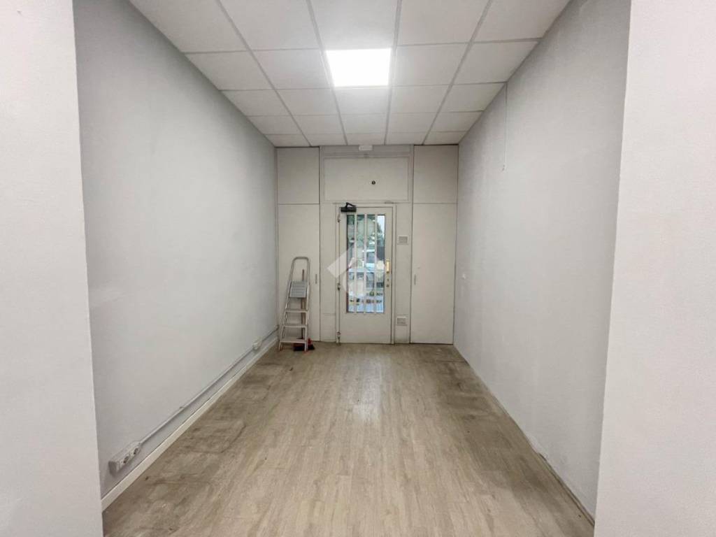negozio in affitto a Vimercate