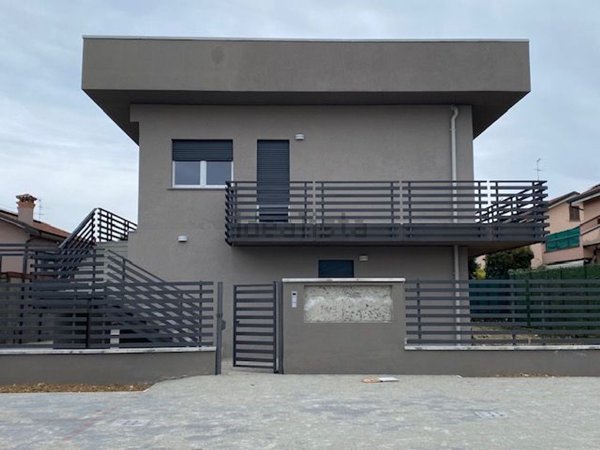 appartamento in affitto a Vimercate