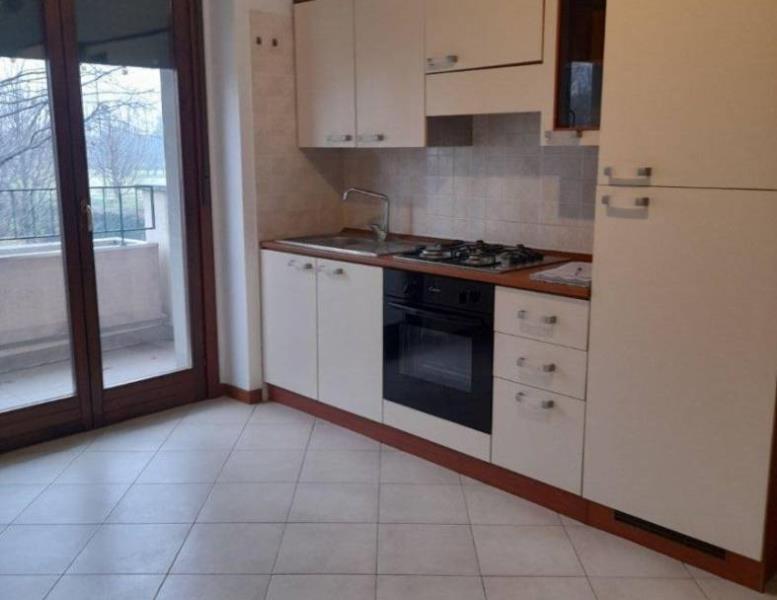 appartamento in affitto a Vimercate in zona Ruginello / Oldaniga