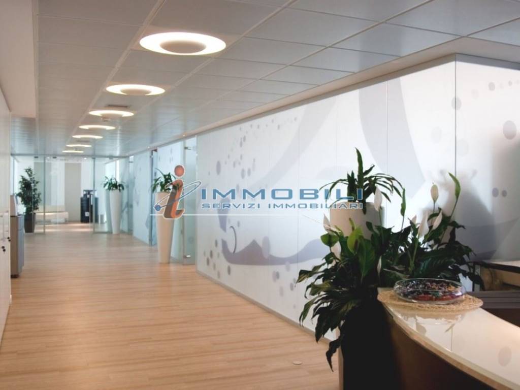 ufficio in affitto a Vimercate in zona Oreno
