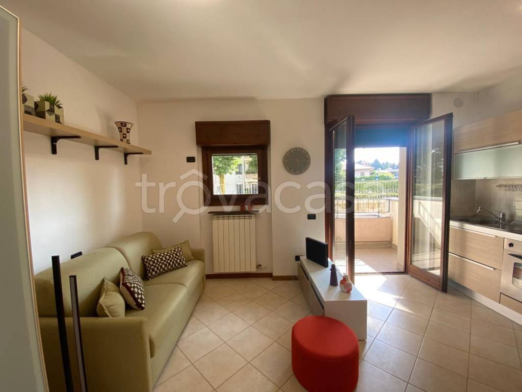 appartamento in affitto a Vimercate in zona Ruginello / Oldaniga