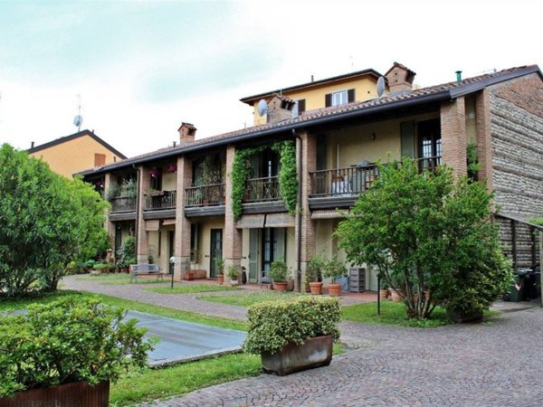 appartamento in affitto a Vimercate in zona Oreno