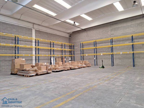 locale commerciale in affitto a Busnago