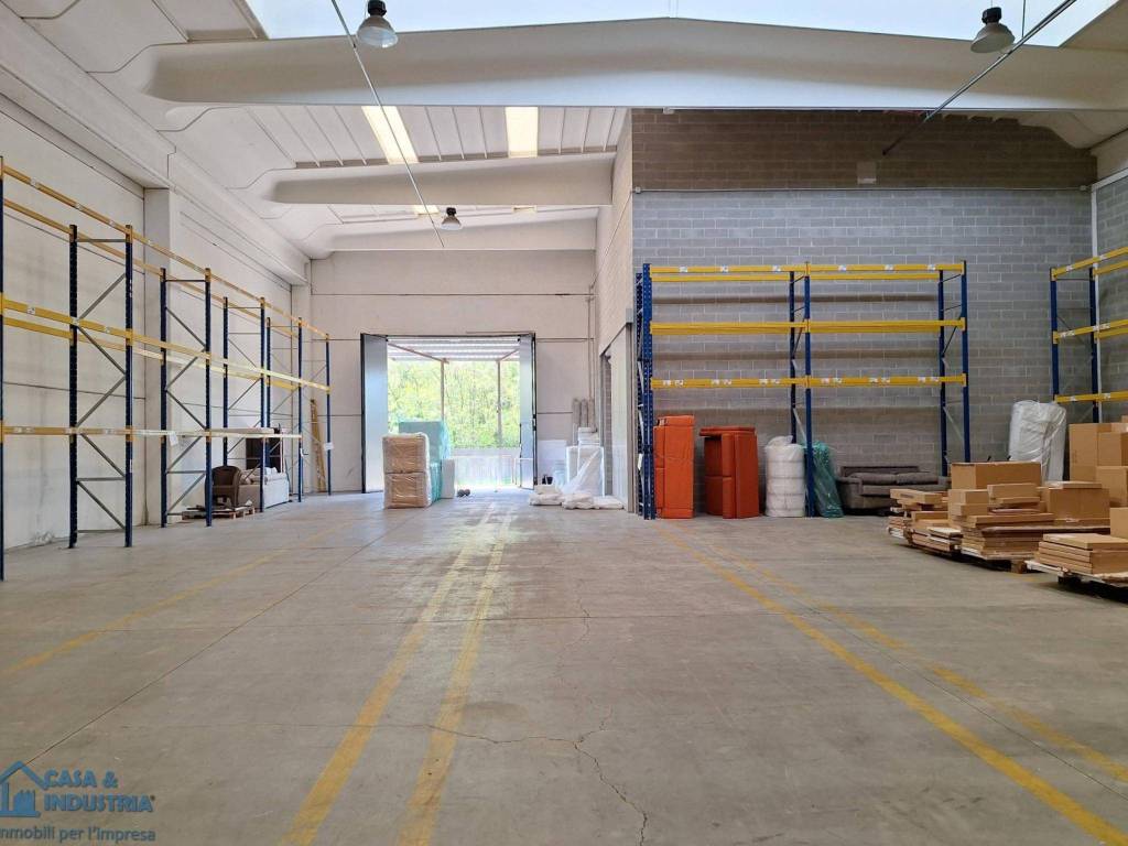 locale commerciale in affitto a Busnago