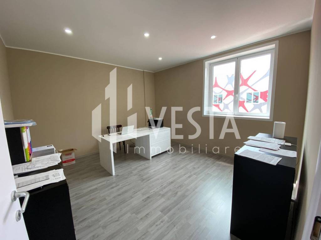 locale commerciale in affitto a Busnago