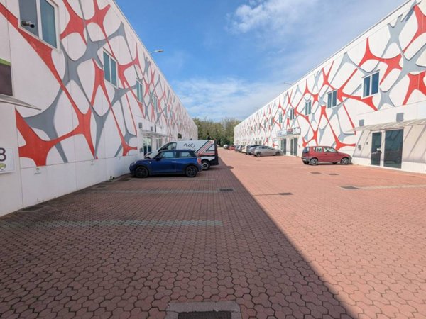 locale commerciale in affitto a Busnago
