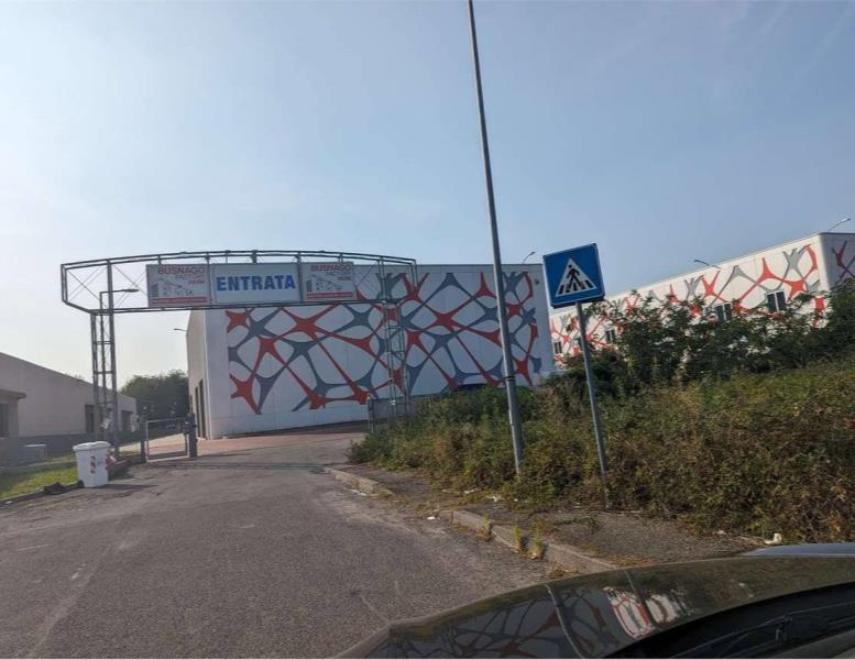 locale commerciale in affitto a Busnago