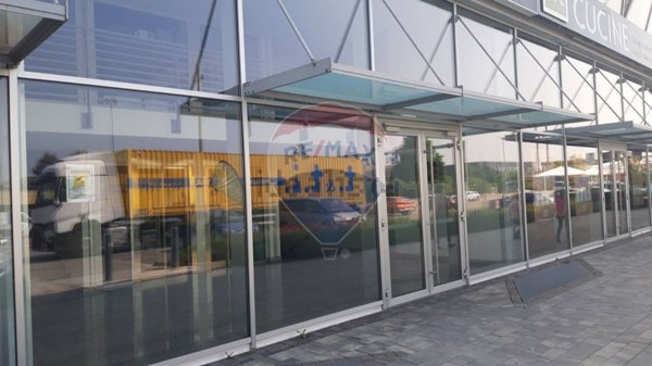 locale commerciale in affitto a Busnago