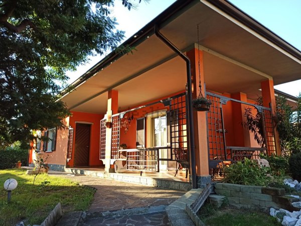 casa indipendente in affitto a Busnago