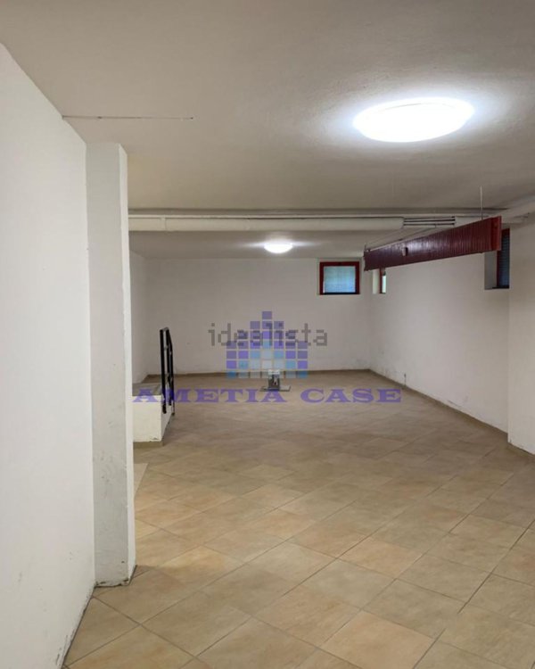 negozio in affitto a Busnago