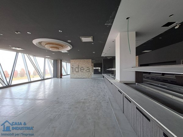 locale commerciale in affitto a Busnago