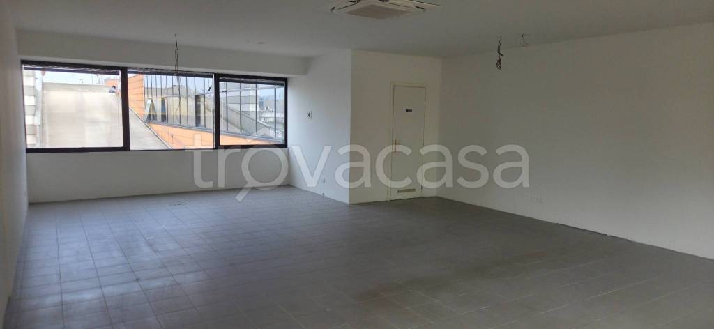 ufficio in affitto a Busnago