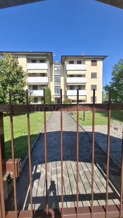 appartamento in affitto a Busnago