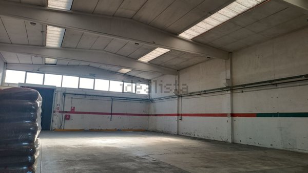 locale commerciale in affitto a Busnago