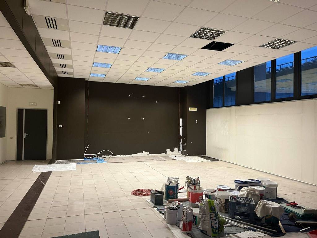 locale commerciale in affitto a Caponago